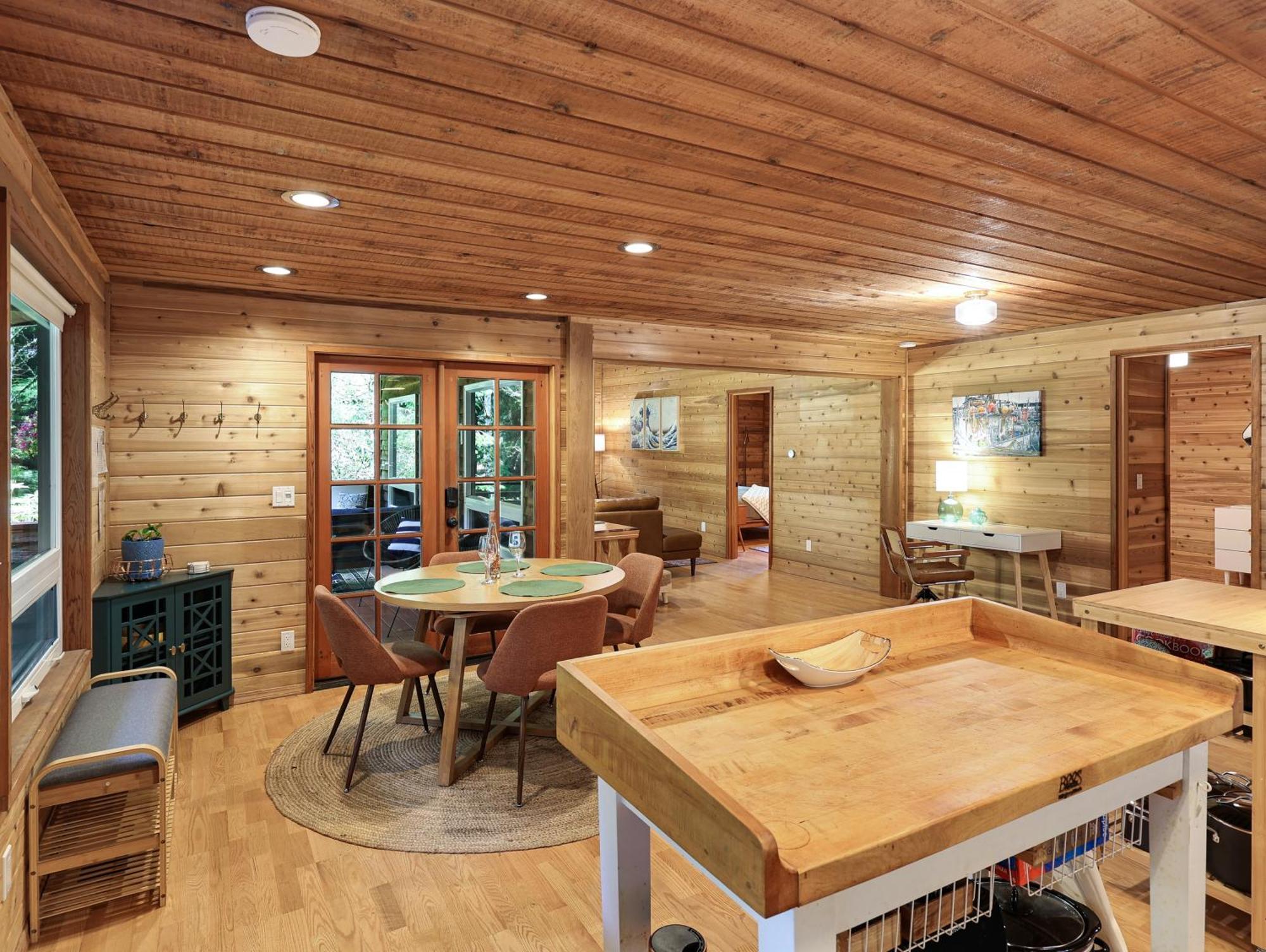 Woods Waves: Luxury Coast Cabin King Beds Pets Tillamook Exterior photo