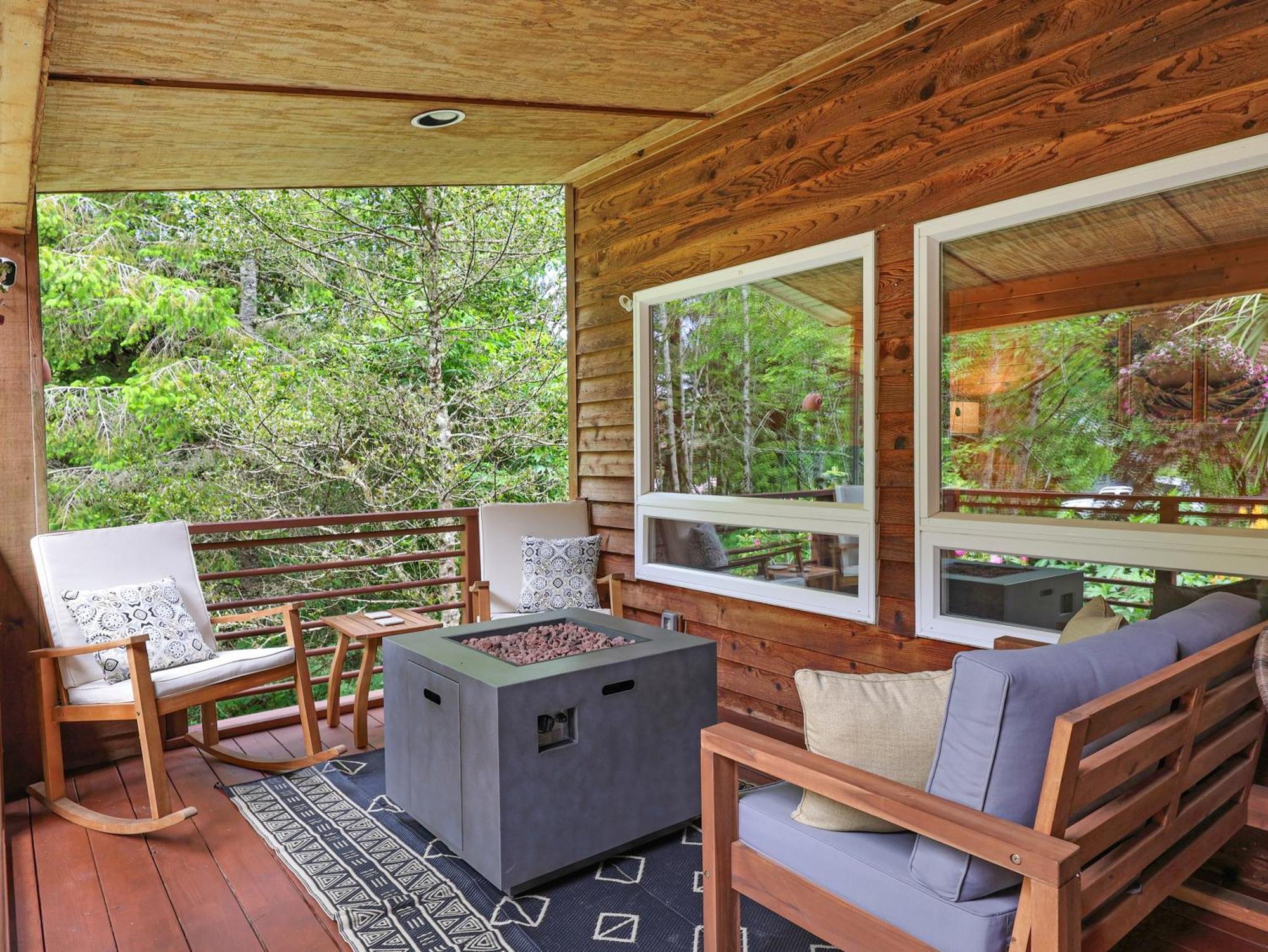 Woods Waves: Luxury Coast Cabin King Beds Pets Tillamook Exterior photo